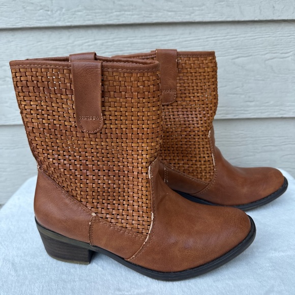 Bare Traps cowgirl ankle boots - Picture 5 of 8